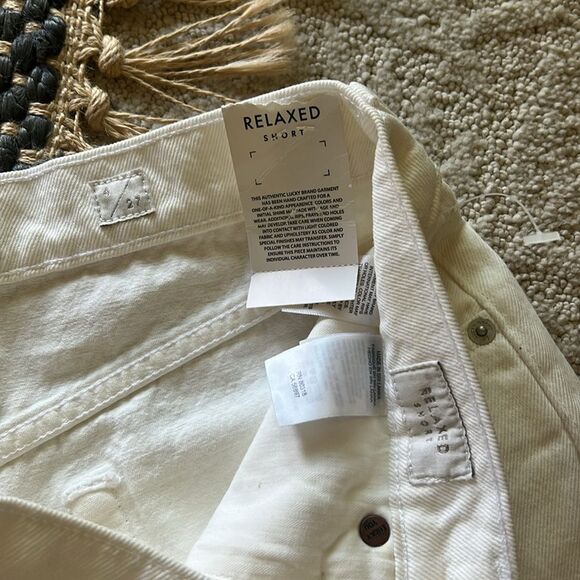 NWT Lucky Brand Relaxed Short Cotton Women's White Denim Shorts Raw Hem 4/27 - Picture 10 of 13